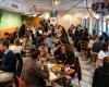 In Cesena ein Raum voller junger Unternehmer und Fachleute, 100 davon bei Cna’s „Drink to Meet“