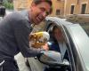 Enrico Mentana erhält den Goldenen Tapir mit Windel? Seine überraschende Antwort auf Striscia la Notizia