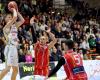 Orlandina Basket leidet, gewinnt aber das erste Playoff gegen Messina von Pippo Sidoti