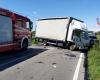 Unfall zwischen Busto Garolfo und Parabiago in der Nähe von Mailand, ein Toter bei der Kollision zwischen LKW und Lieferwagen