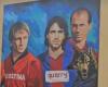 Ein Wandgemälde in der „Curva Paradiso“ zur Erinnerung an die Champions Bergamini, Catena und Marulla