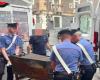 Illegale Terrassen in „arrusti e eat“ in Catania, Beschwerden und Beschlagnahmungen