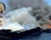 Die gesunkene Yacht wird in Brand gesteckt, die Küstenwache rettet die Schiffbrüchigen, darunter auch Marina Craxi