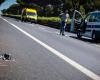 Rom, Unfall auf der Colombo. Zusammenstoß zwischen einem Auto und zwei Motorrädern: Ein 26-Jähriger kommt ums Leben. Straße gesperrt und Verkehr