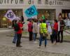 Aktivisten der Extinction Rebellion im Einsatz in Udine, um das Bewusstsein für Klimafragen und darüber hinaus zu schärfen – Friulisera