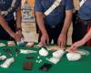 Kokain unter den Zigaretten, 19-Jähriger ohne Vorstrafen festgenommen, 400 Gramm Drogen und 11.500 Euro Bargeld in seiner Wohnung
