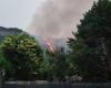 Nachts Feuer auf dem Camaldoli-Hügel: Über 100 Feuerwehrleute beteiligt