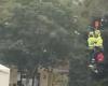Perugia, 2-jähriges Mädchen fliegt aus 6 Metern Höhe, gerettet aus Mülltonnen