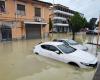 Faenza, öffentliche Versammlung zum Wiederaufbau nach der Flut und zu Beiträgen