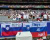 Schock bei der EM 2024, Flagge slowenischer Fans mit Titos Motto: „Triest gehört uns“