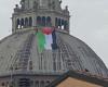 Die Flagge Palästinas erscheint auf der Kuppel der Kathedrale von Pavia: Digos ermittelt