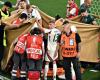 Varga bricht zu Boden: Spiel unterbrochen, Teamkollegen und Stadion in Tränen