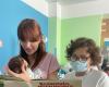 In der Poliklinik Bari, einem Lesepunkt für Eltern von Kindern in Tin