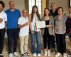 Die Bürgermeisterin Katia Tarasconi applaudiert dem Piacenza Basket Club und der Boxmeisterin Aurora Avesani