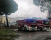 Flammen in der Via Primo Maggio in Tavarnelle, am Brandort: zwischen Feuerwehrleuten, Gemeindebehörden, Schaulustigen…