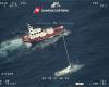 Schiffbruch eines Flüchtlings im Ionischen Meer, Überlebender wegen Mordes festgenommen: Er soll den Tod einer 16-Jährigen verursacht haben, indem er sie erstickte
