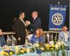 Übergabe der Glocke im Civitavecchia Rotary Club zwischen Matteo Di Bartolomeo und Luca Grossi • Terzo Binario News