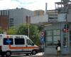 18 Monate altes Baby nach Sturz aus dem vierten Stock eines Mehrfamilienhauses in Pavia schwer verletzt